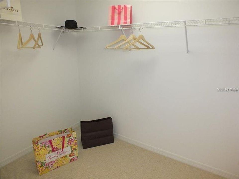 For Sale: $390,000 (2 beds, 2 baths, 1600 Square Feet)