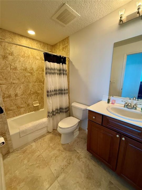 For Sale: $390,000 (2 beds, 2 baths, 1600 Square Feet)