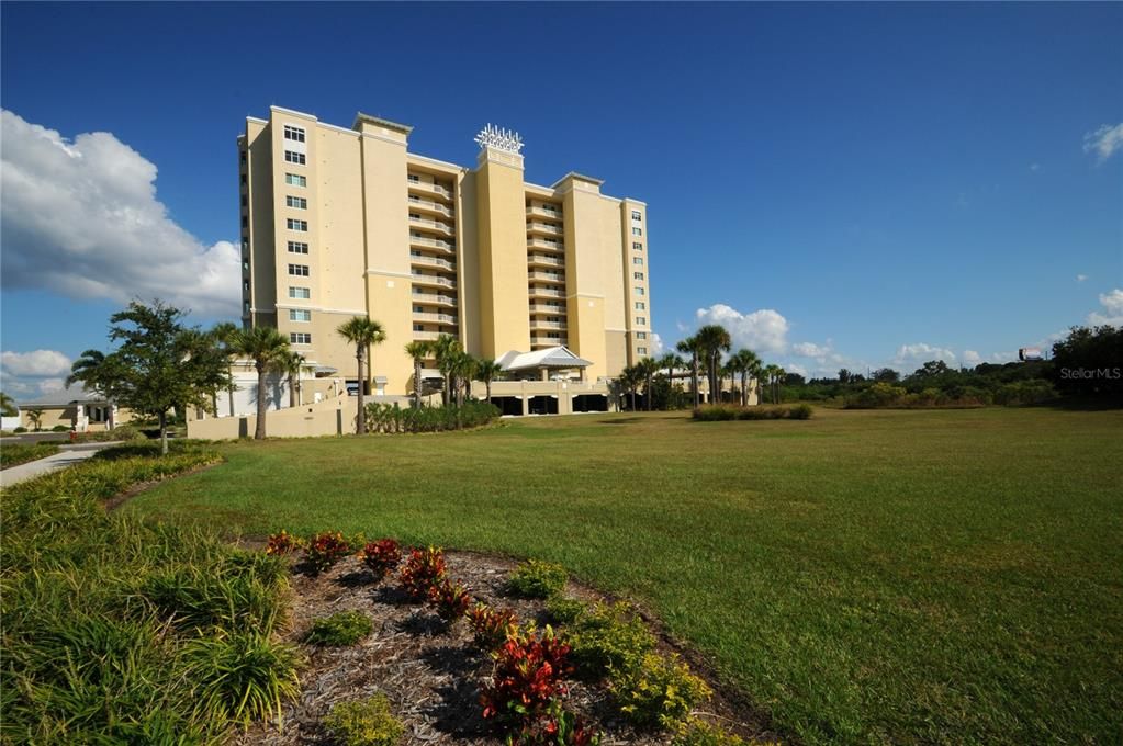 For Sale: $390,000 (2 beds, 2 baths, 1600 Square Feet)