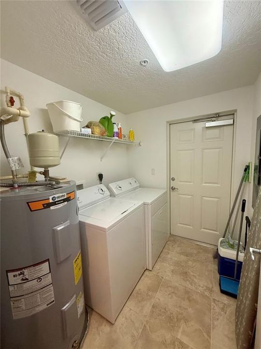 For Sale: $390,000 (2 beds, 2 baths, 1600 Square Feet)