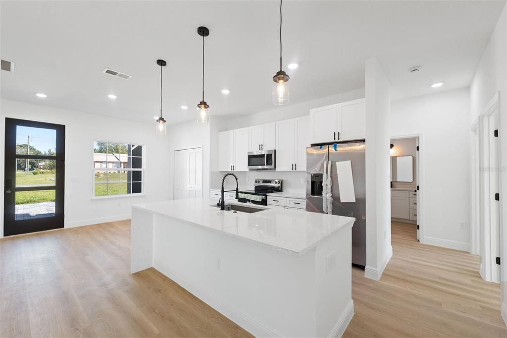 For Sale: $299,000 (4 beds, 2 baths, 1751 Square Feet)