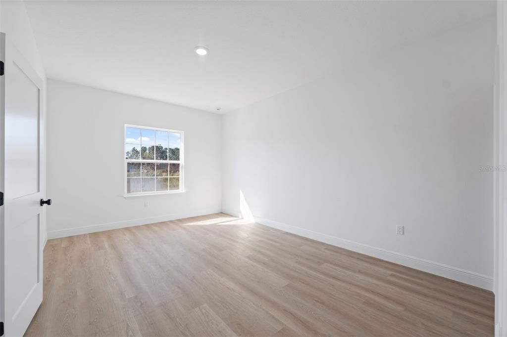 For Sale: $299,000 (4 beds, 2 baths, 1751 Square Feet)