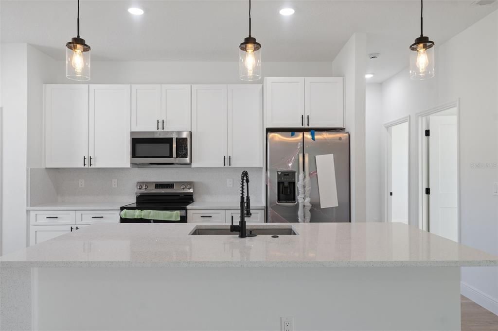 For Sale: $299,000 (4 beds, 2 baths, 1751 Square Feet)