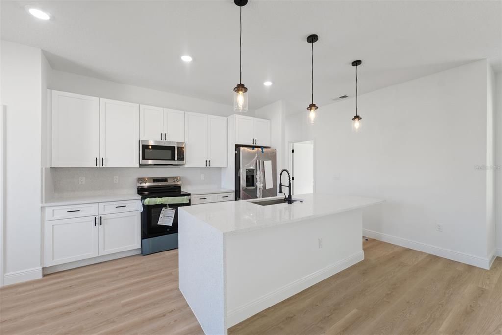 For Sale: $299,000 (4 beds, 2 baths, 1751 Square Feet)