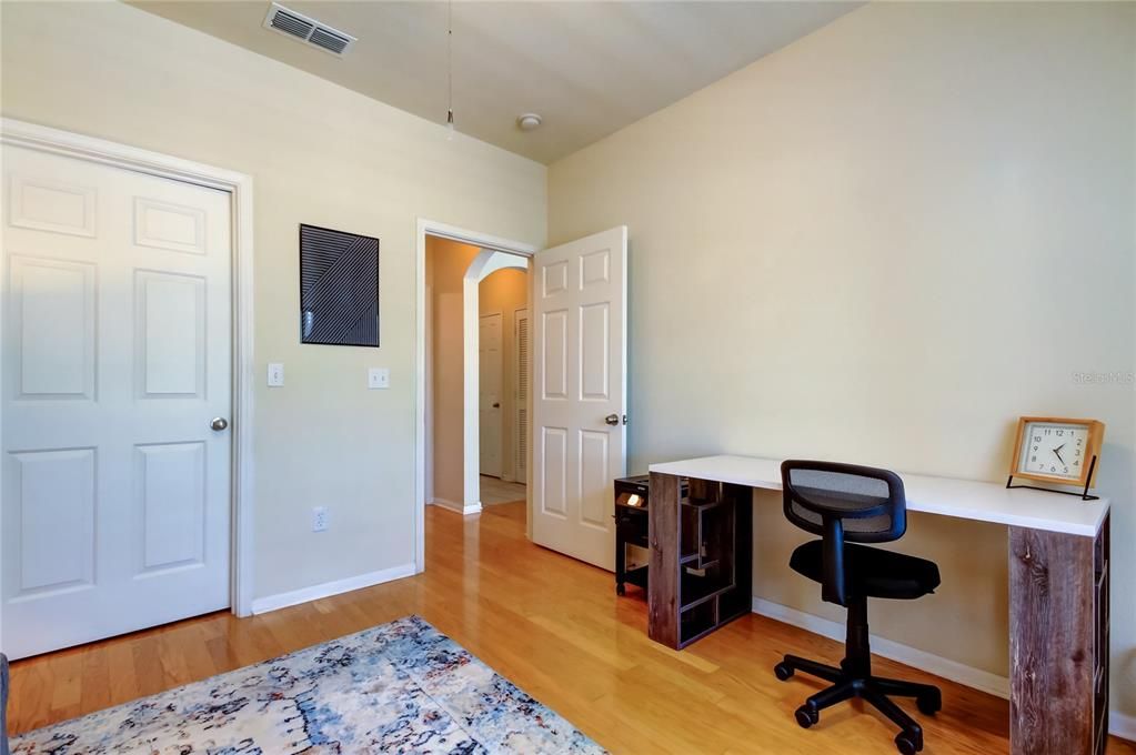 For Sale: $219,000 (2 beds, 2 baths, 1010 Square Feet)