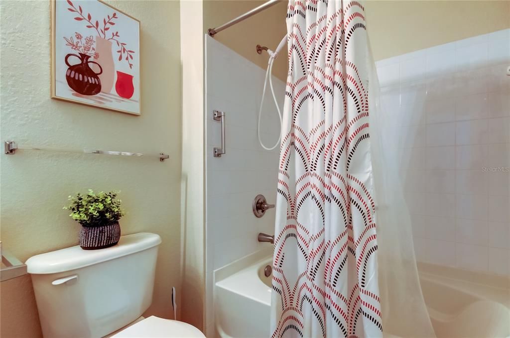 For Sale: $219,000 (2 beds, 2 baths, 1010 Square Feet)