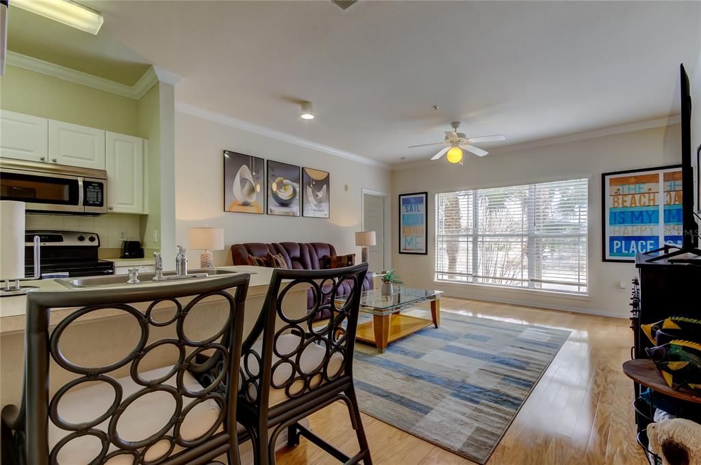 For Sale: $219,000 (2 beds, 2 baths, 1010 Square Feet)