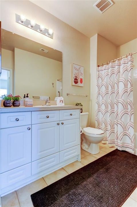 For Sale: $219,000 (2 beds, 2 baths, 1010 Square Feet)