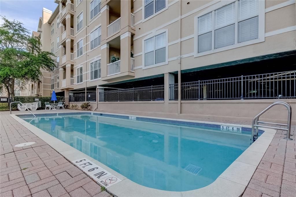 For Sale: $219,000 (2 beds, 2 baths, 1010 Square Feet)