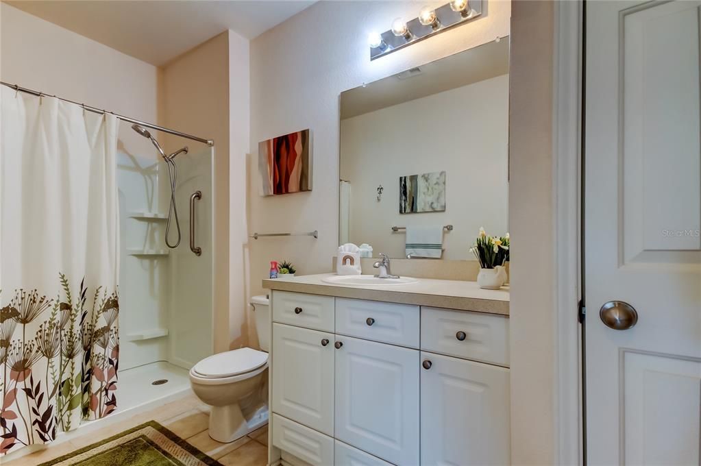 For Sale: $219,000 (2 beds, 2 baths, 1010 Square Feet)