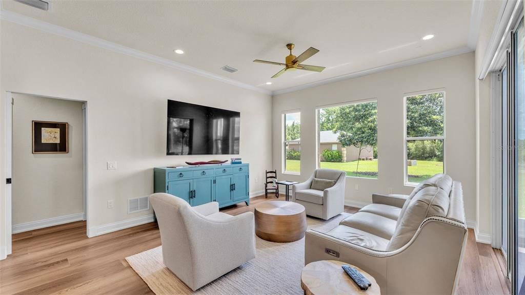 На продажу: $899,900 (3 спален, 2 ванн, 2271 Квадратных фут)