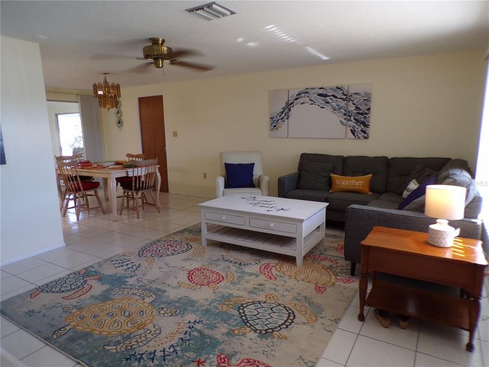 For Rent: $2,975 (2 beds, 2 baths, 1156 Square Feet)