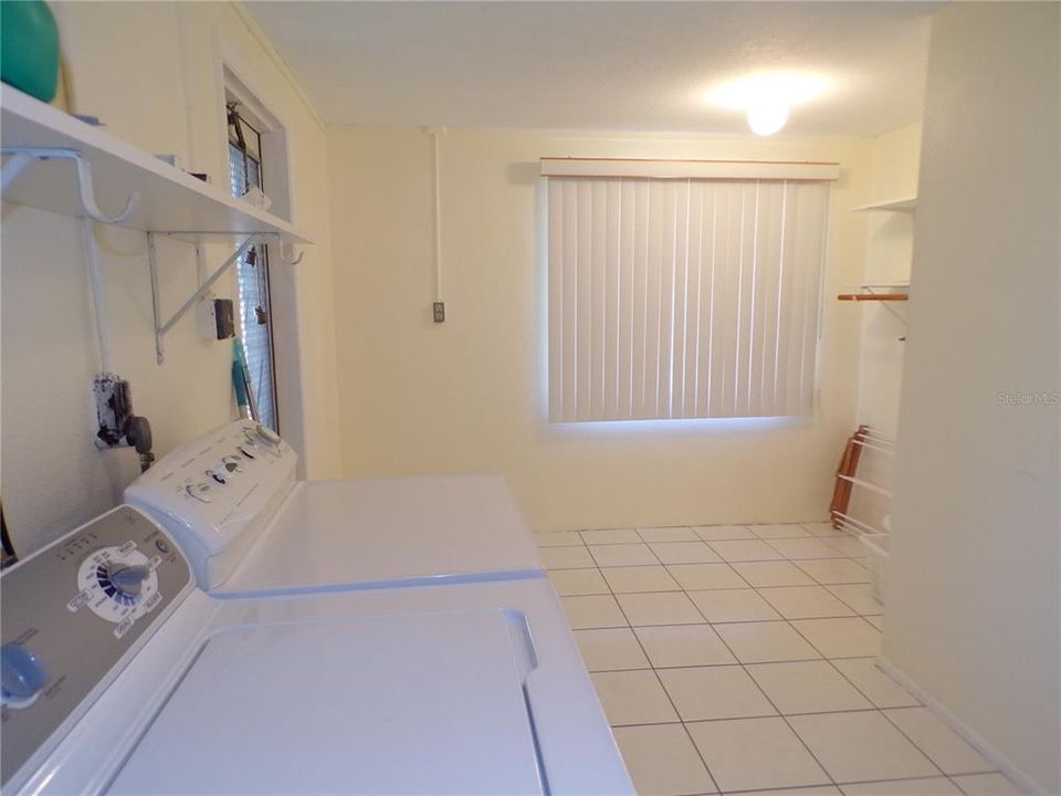 For Rent: $2,975 (2 beds, 2 baths, 1156 Square Feet)