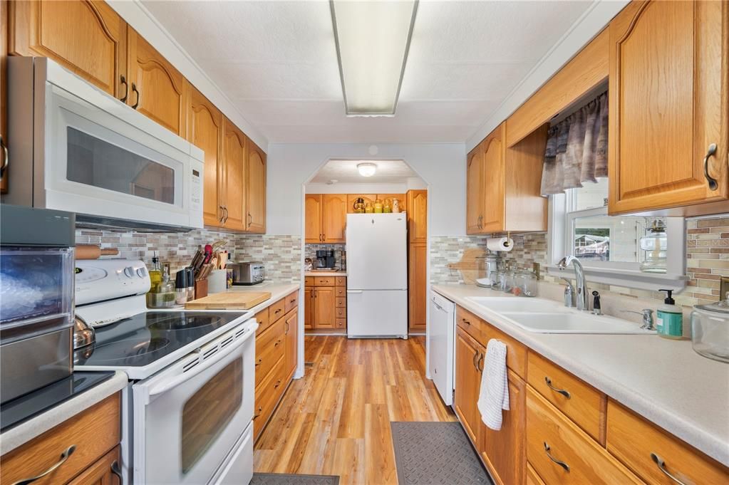 待售: $179,900 (2 贝兹, 2 浴室, 1188 平方英尺)