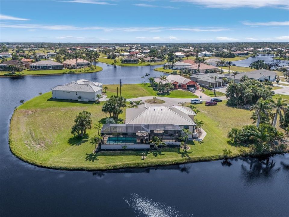 For Sale: $599,000 (3 beds, 2 baths, 1813 Square Feet)