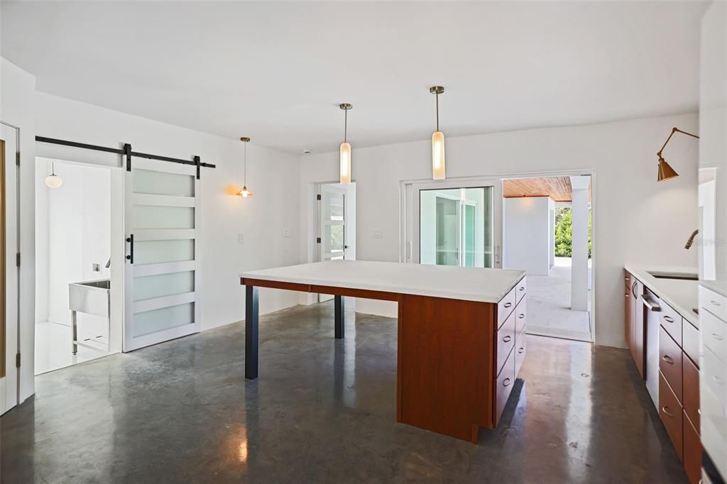 待售: $1,175,000 (4 贝兹, 2 浴室, 2432 平方英尺)