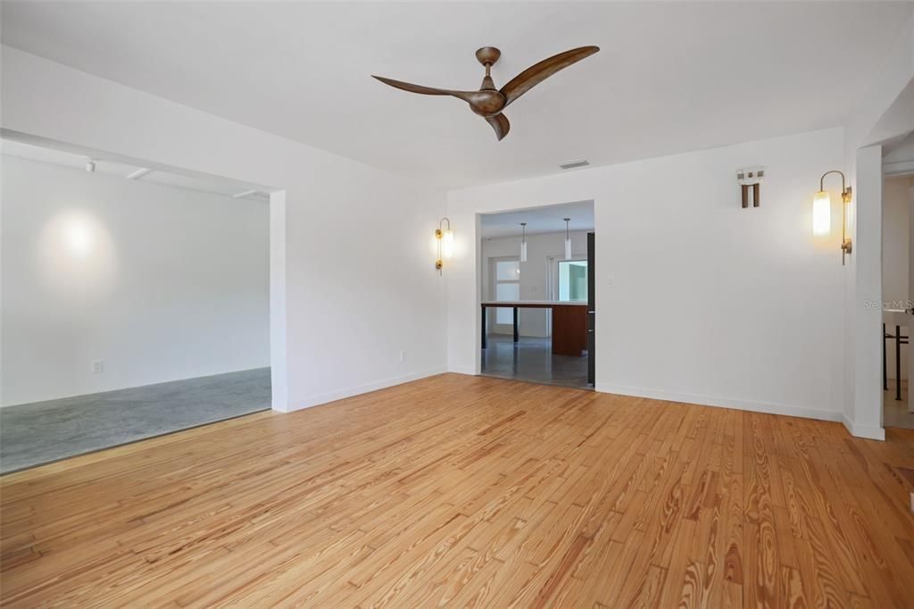 待售: $1,175,000 (4 贝兹, 2 浴室, 2432 平方英尺)