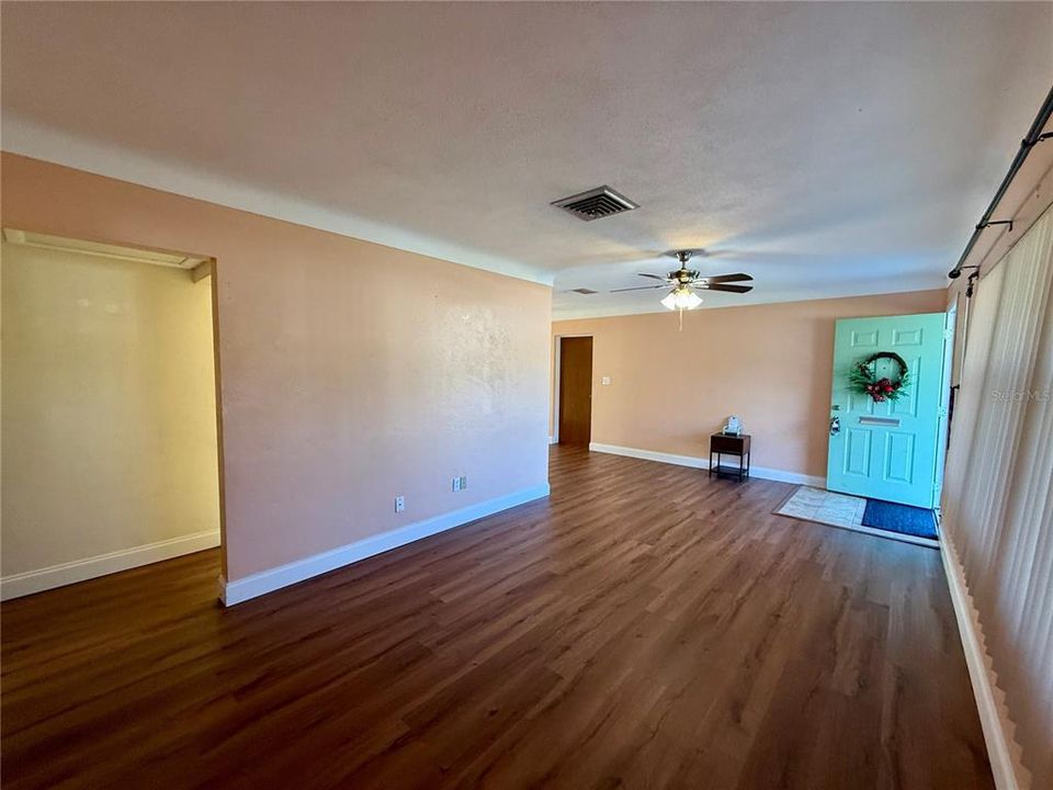 For Rent: $2,500 (3 beds, 2 baths, 1203 Square Feet)