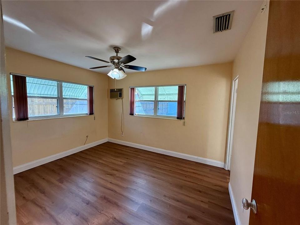 For Rent: $2,500 (3 beds, 2 baths, 1203 Square Feet)