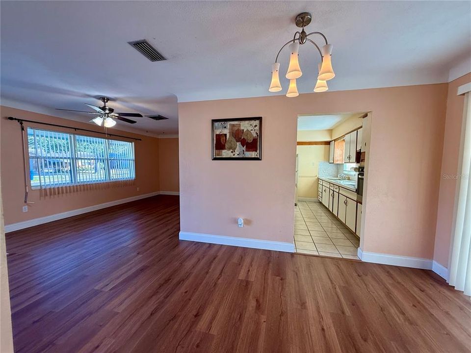 For Rent: $2,500 (3 beds, 2 baths, 1203 Square Feet)