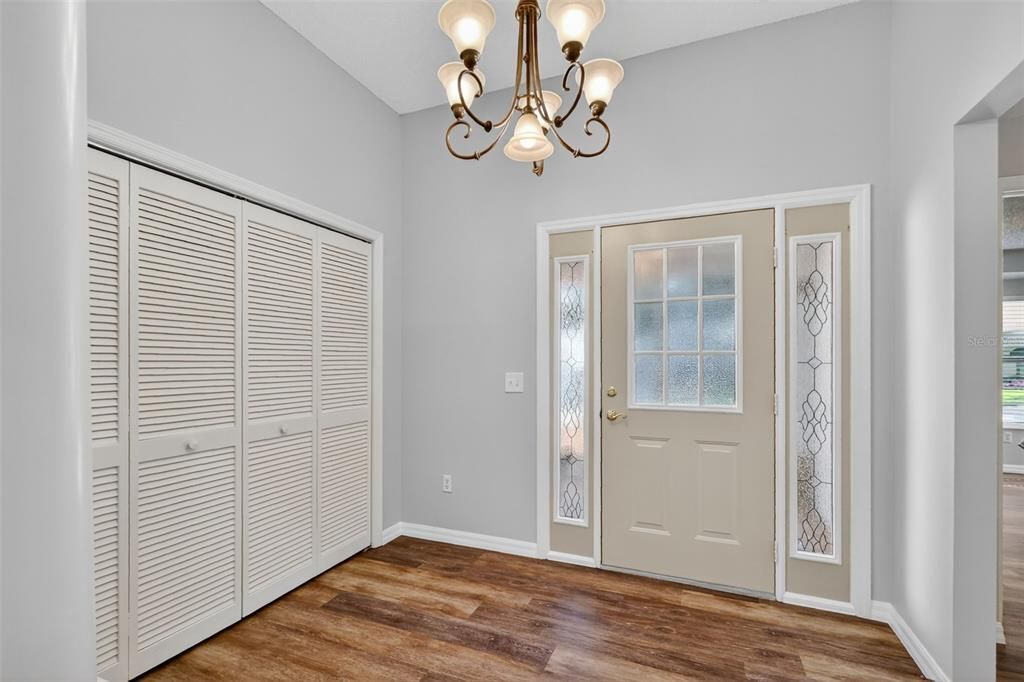 待售: $369,000 (2 贝兹, 2 浴室, 1832 平方英尺)