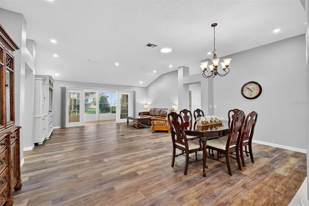 待售: $369,000 (2 贝兹, 2 浴室, 1832 平方英尺)