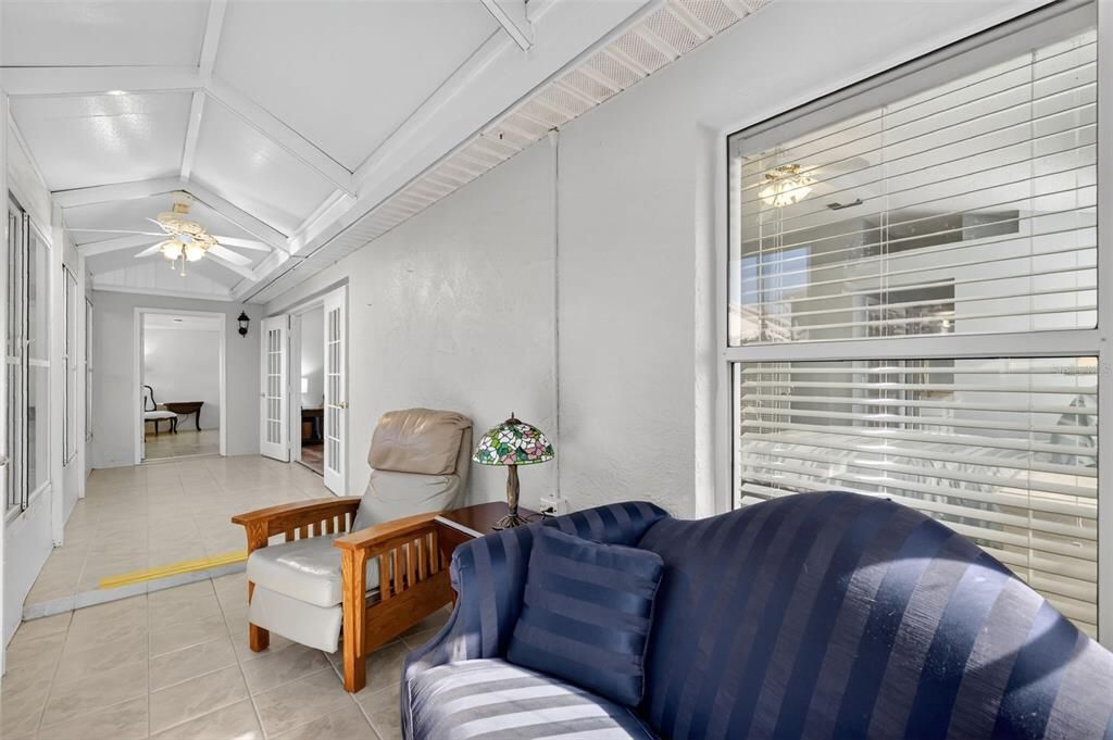 待售: $369,000 (2 贝兹, 2 浴室, 1832 平方英尺)