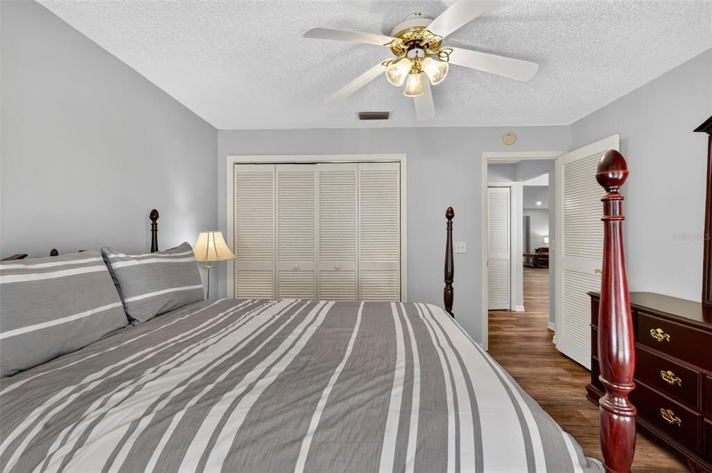 待售: $369,000 (2 贝兹, 2 浴室, 1832 平方英尺)