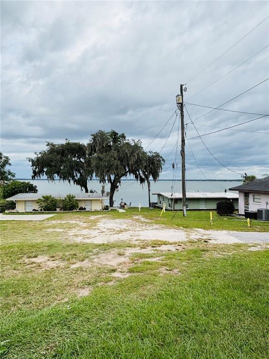 合同活跃: $335,000 (2 贝兹, 1 浴室, 960 平方英尺)