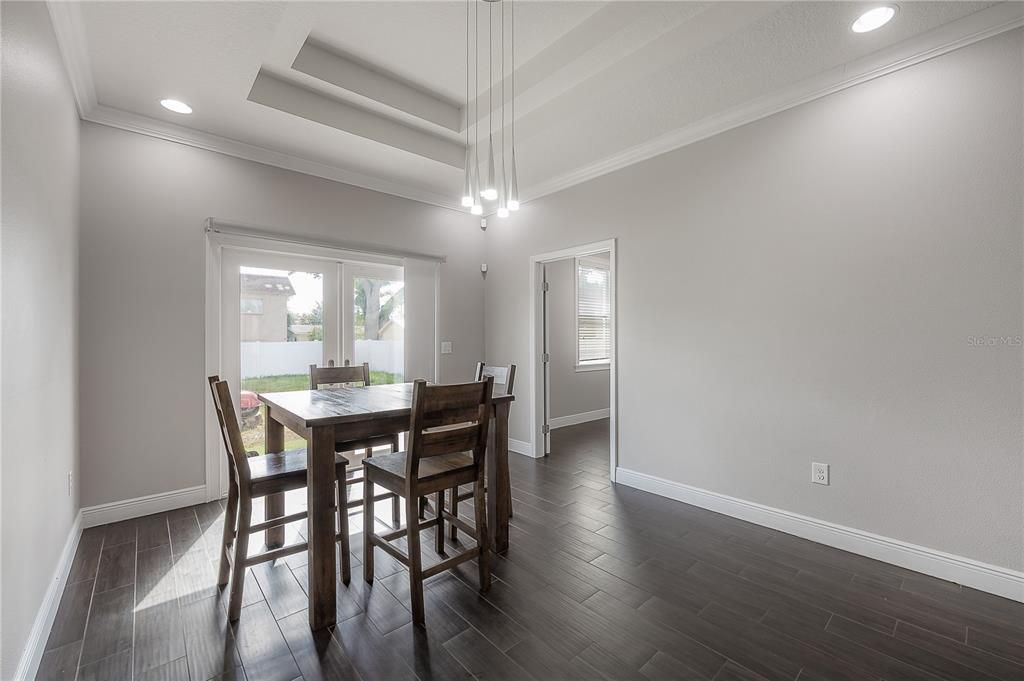 出租: $3,300 (3 贝兹, 2 浴室, 1722 平方英尺)