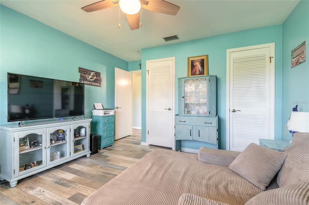 En Venta: $484,900 (3 camas, 2 baños, 1446 Pies cuadrados)