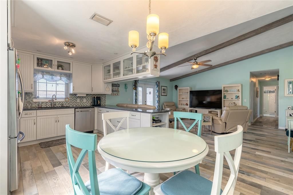 En Venta: $484,900 (3 camas, 2 baños, 1446 Pies cuadrados)