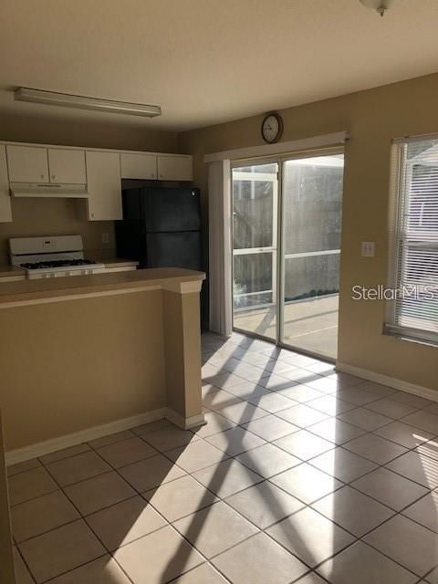 Active With Contract: $1,995 (4 beds, 2 baths, 1434 Square Feet)