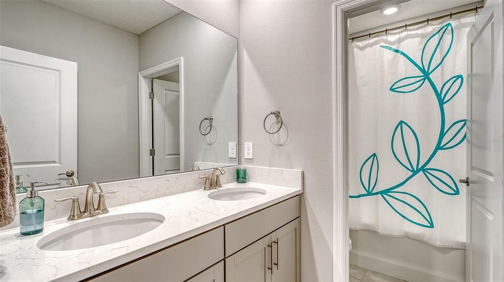 Под контрактом: $774,900 (5 спален, 3 ванн, 2966 Квадратных фут)