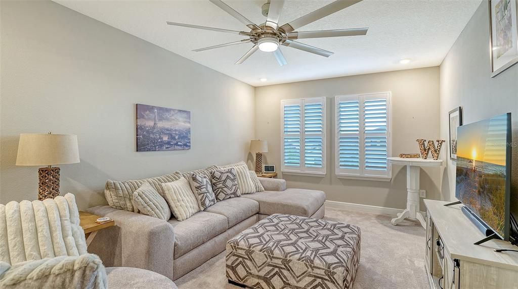 Под контрактом: $774,900 (5 спален, 3 ванн, 2966 Квадратных фут)