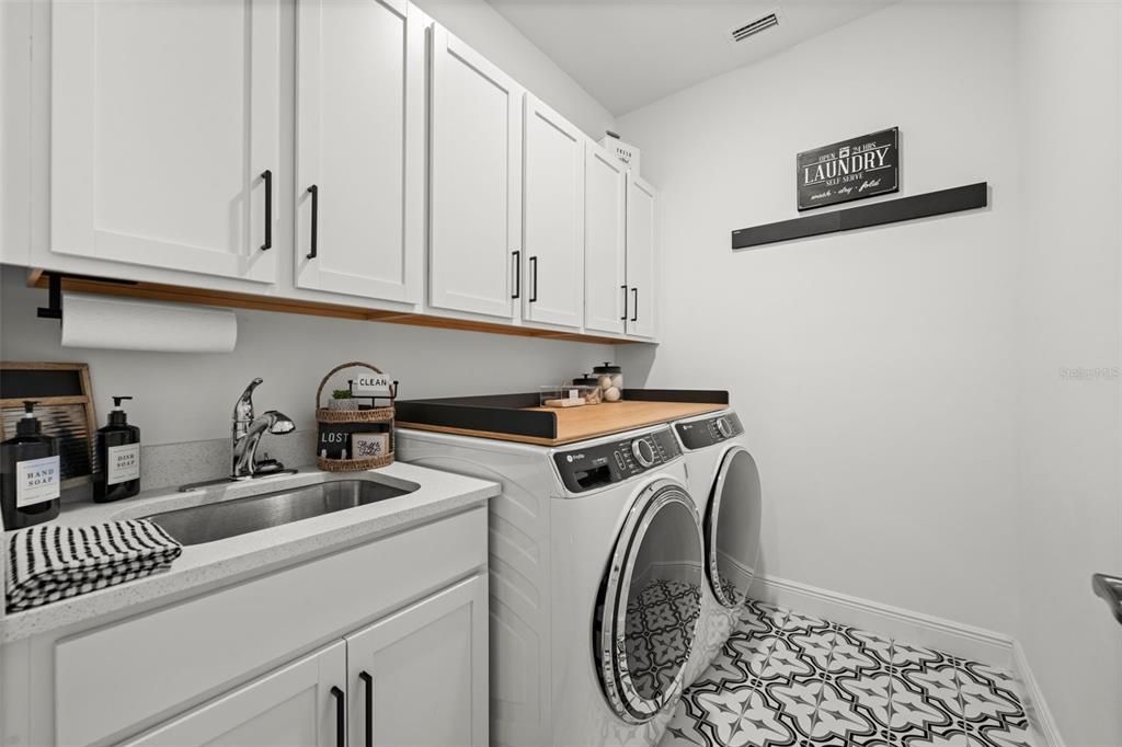 For Sale: $709,000 (4 beds, 4 baths, 3113 Square Feet)