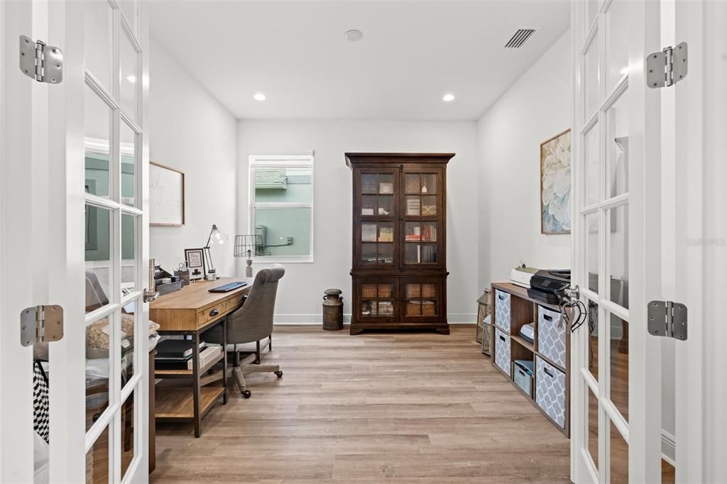 For Sale: $709,000 (4 beds, 4 baths, 3113 Square Feet)