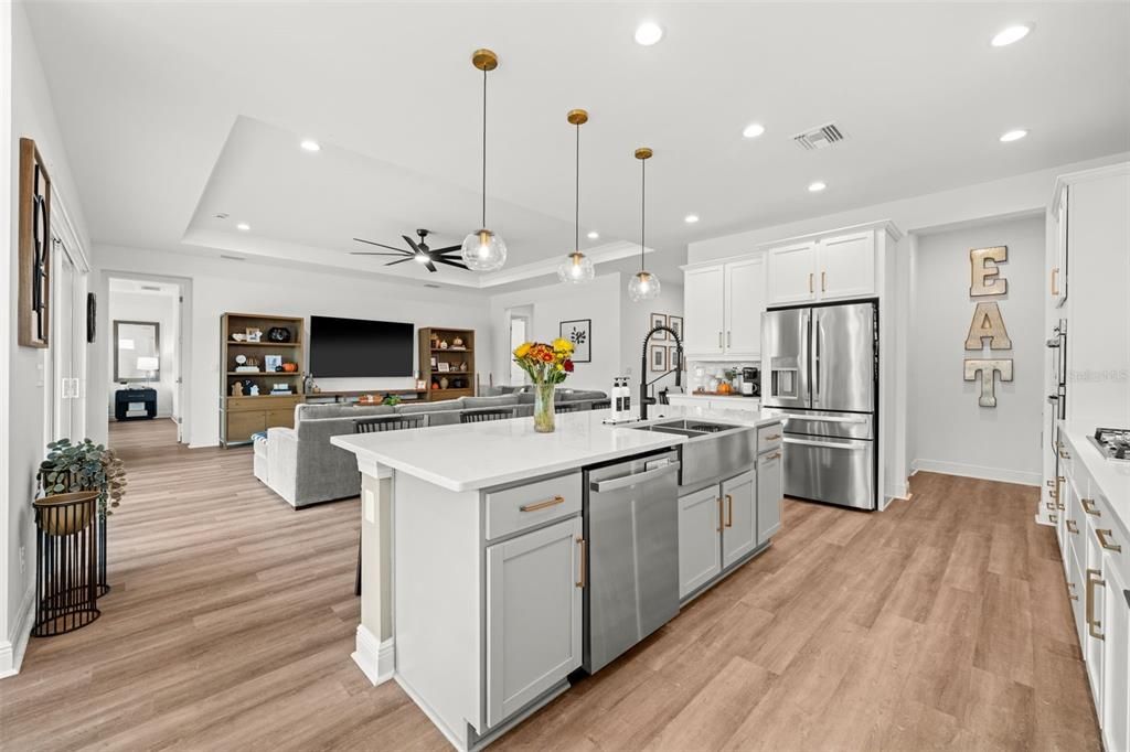 For Sale: $709,000 (4 beds, 4 baths, 3113 Square Feet)