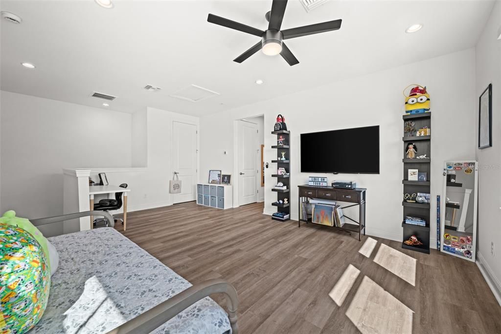 For Sale: $709,000 (4 beds, 4 baths, 3113 Square Feet)