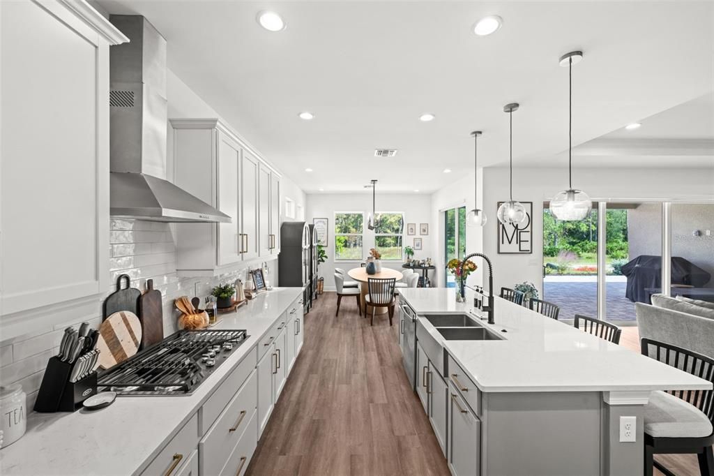 For Sale: $709,000 (4 beds, 4 baths, 3113 Square Feet)