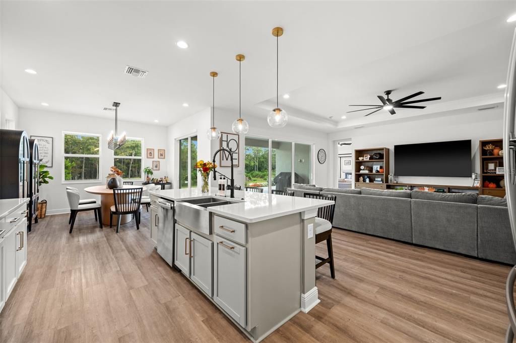 For Sale: $709,000 (4 beds, 4 baths, 3113 Square Feet)