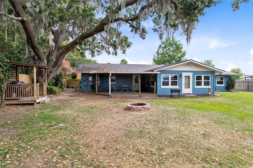 For Sale: $430,000 (3 beds, 3 baths, 2056 Square Feet)