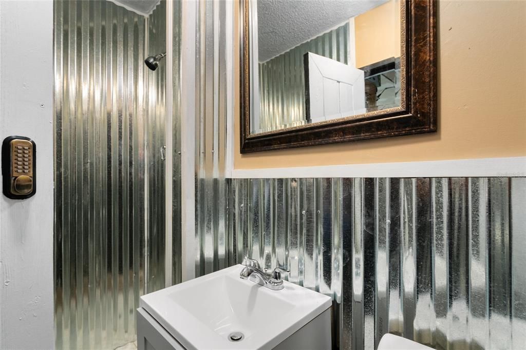 For Sale: $430,000 (3 beds, 3 baths, 2056 Square Feet)