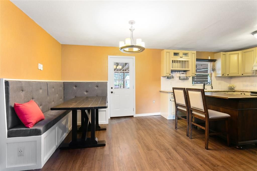 For Sale: $430,000 (3 beds, 3 baths, 2056 Square Feet)