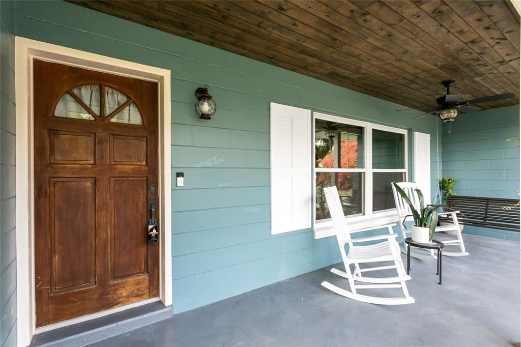 For Sale: $430,000 (3 beds, 3 baths, 2056 Square Feet)