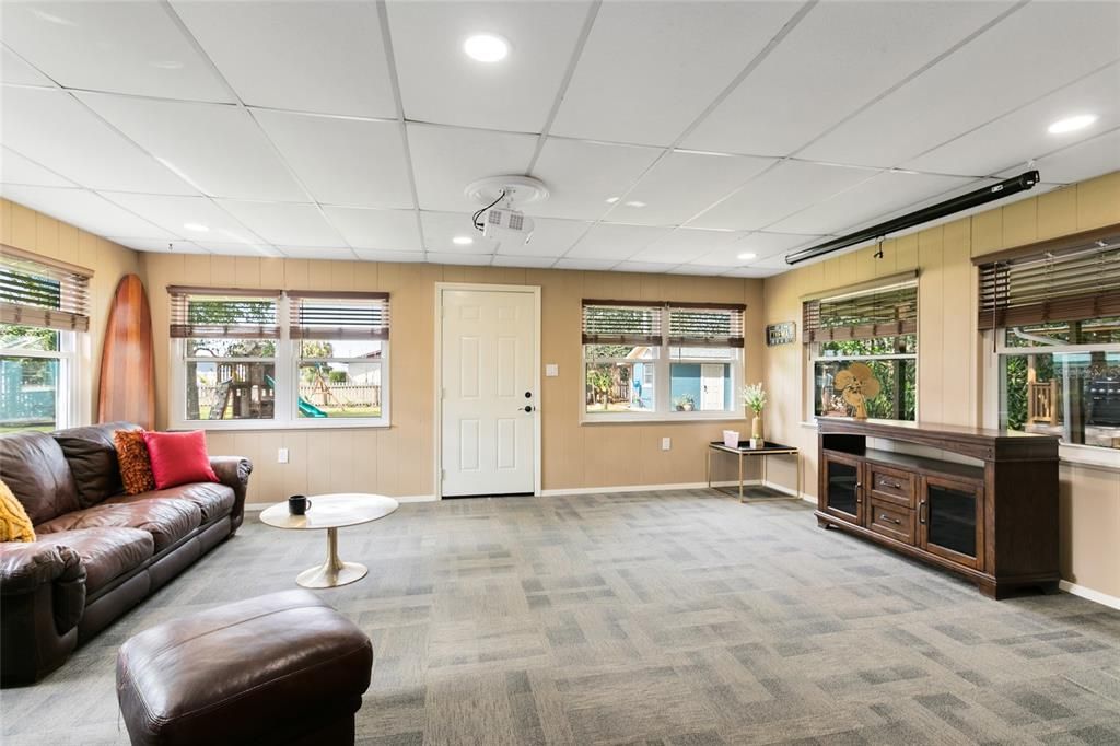 For Sale: $430,000 (3 beds, 3 baths, 2056 Square Feet)