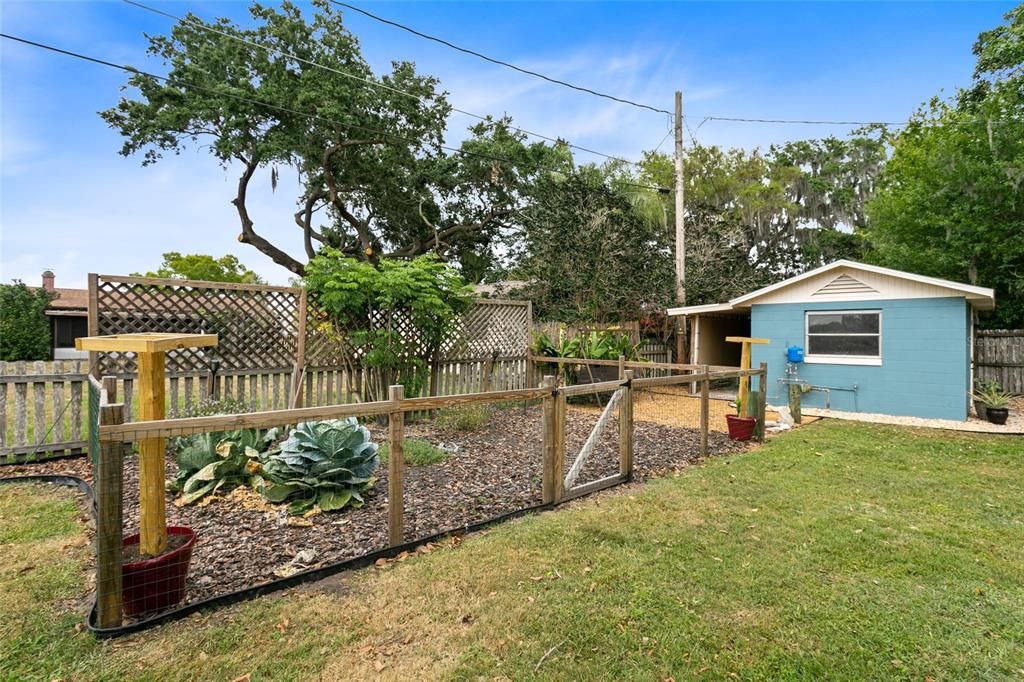 For Sale: $430,000 (3 beds, 3 baths, 2056 Square Feet)