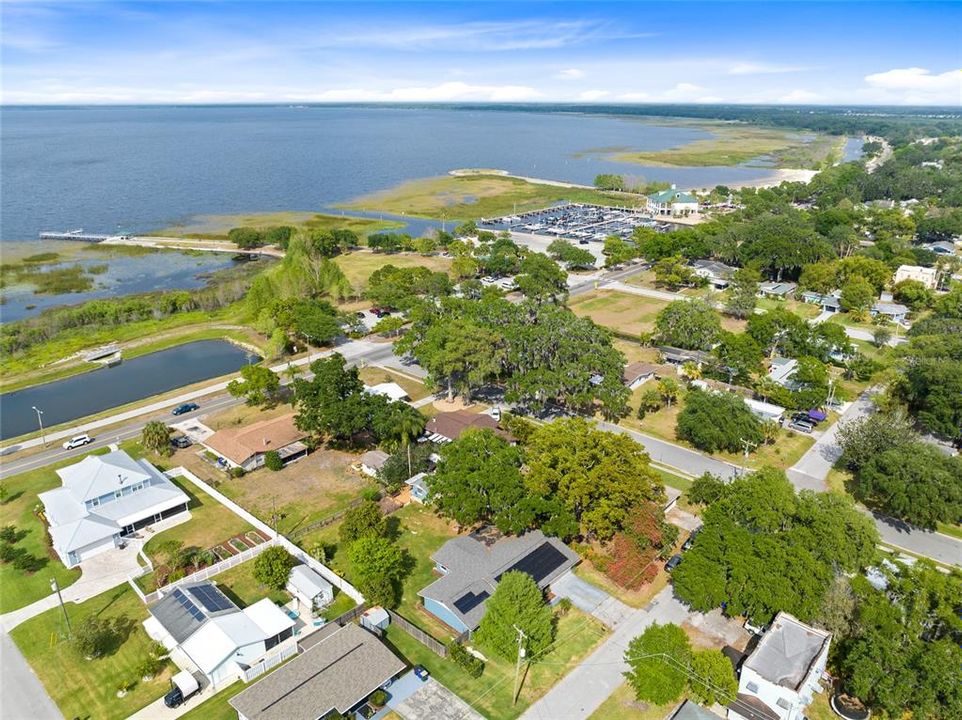 For Sale: $430,000 (3 beds, 3 baths, 2056 Square Feet)