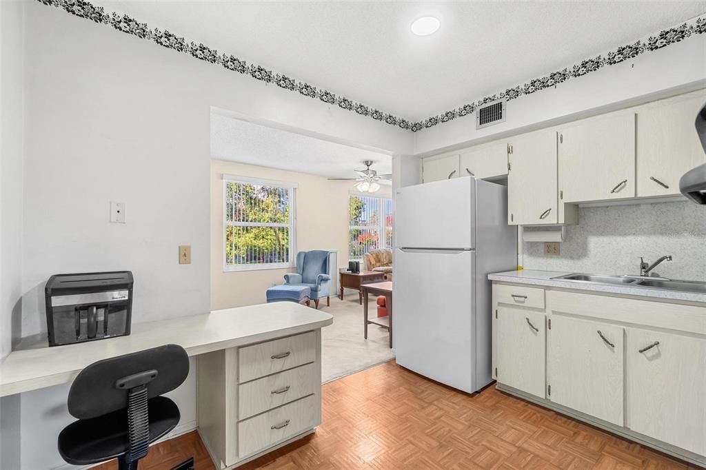 For Sale: $109,900 (2 beds, 1 baths, 1100 Square Feet)