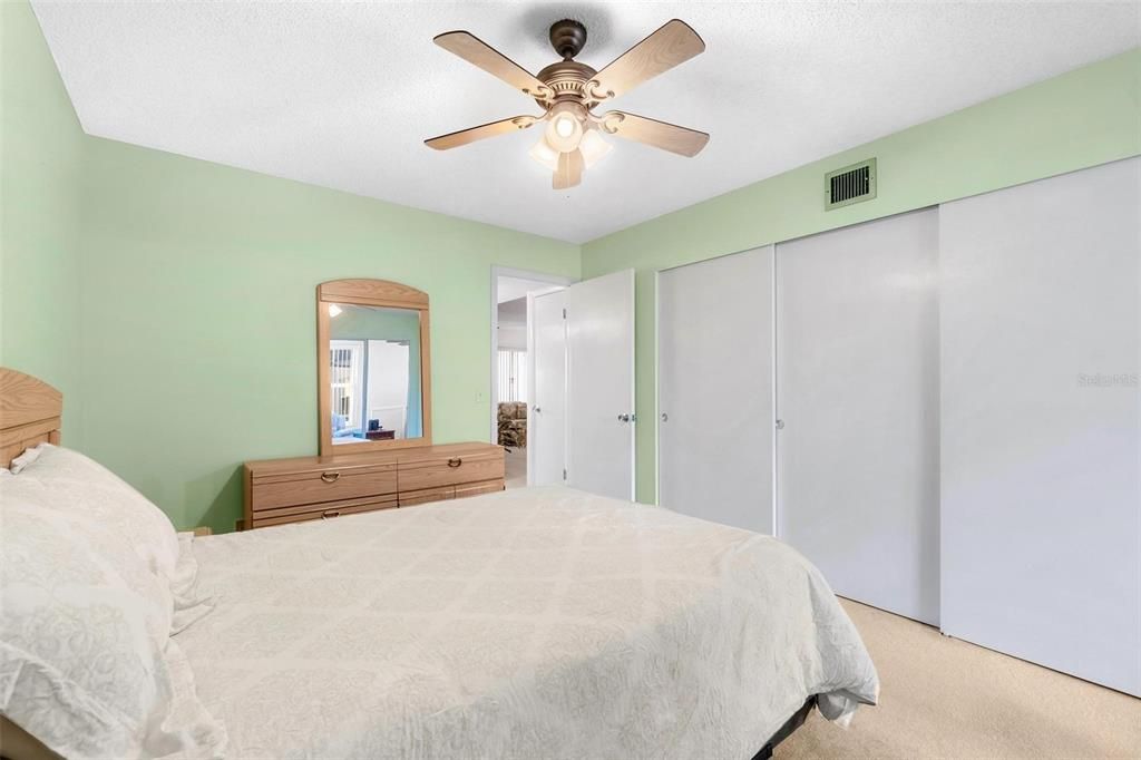 For Sale: $109,900 (2 beds, 1 baths, 1100 Square Feet)